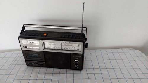 Grundig 220 international - #,