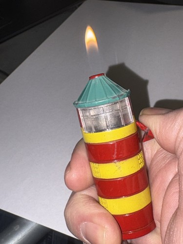 Feuerzeug als leuchtturm - feuerzeug,