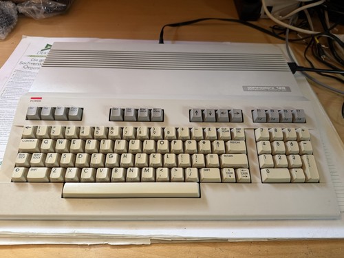 Commodore c128 in sehr - ✅commodore,