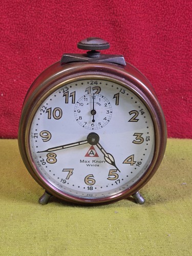Alter mechanischer wecker - alter,