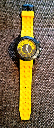 Sportliche armbanduhr - sportliche,